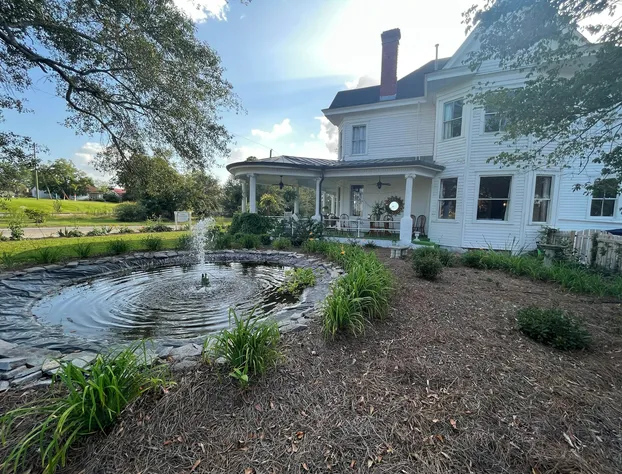 Nine Columns hotel detail image 3