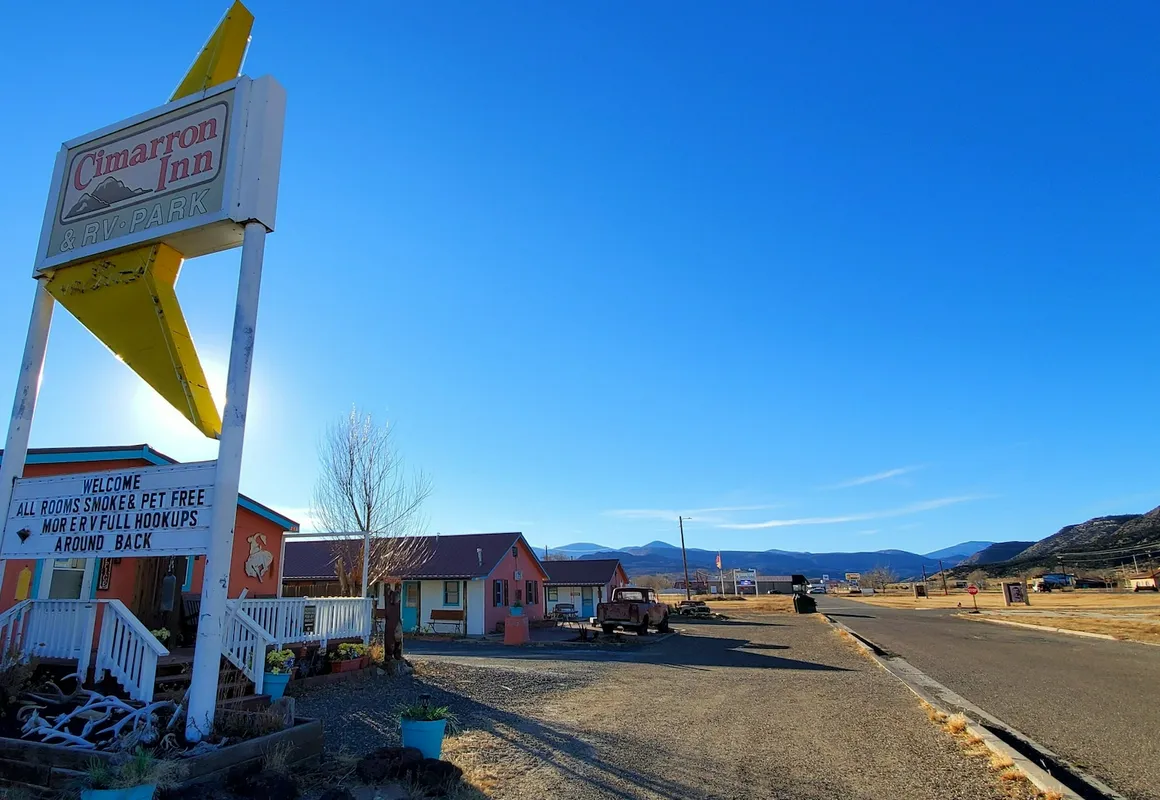 Hikers Cimarron Inn & RV Park hotel hero