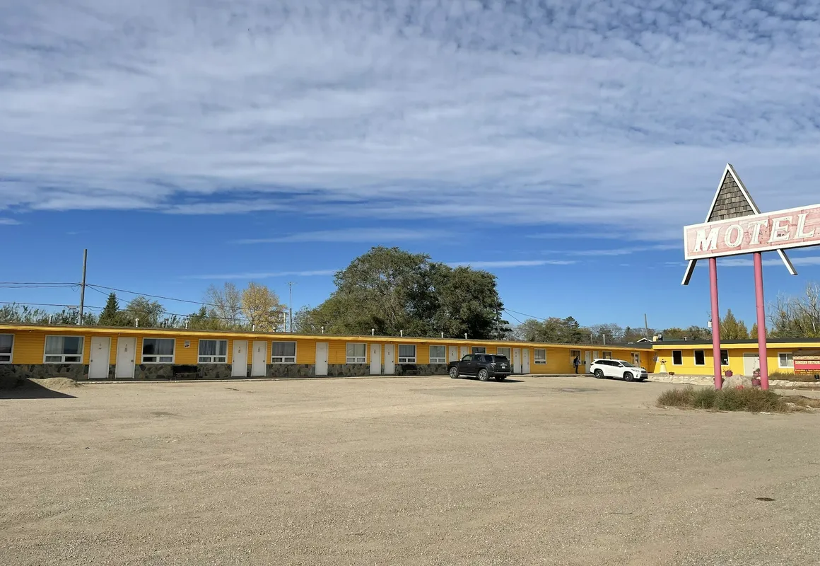 Dundurn Motel hotel hero