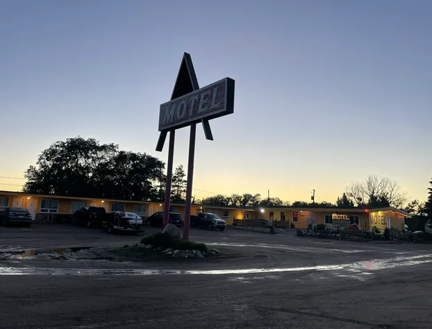 Dundurn Motel hotel detail image 3