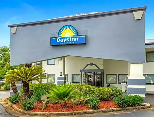 Days Inn by Wyndham Foley hotel detail image 1