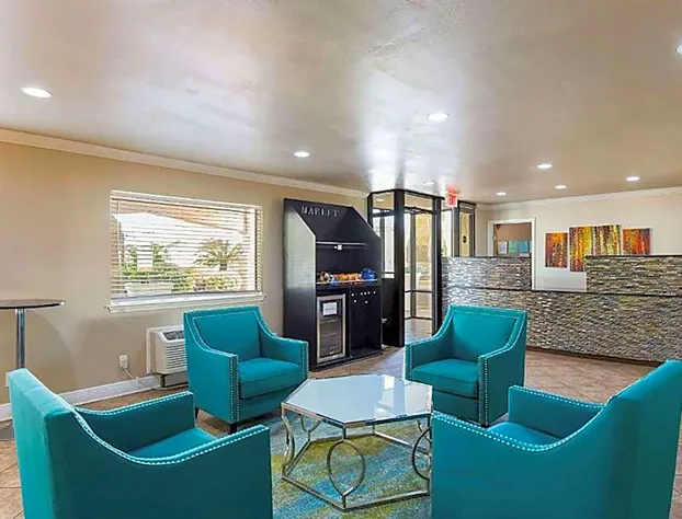 Days Inn by Wyndham Foley hotel detail image 2