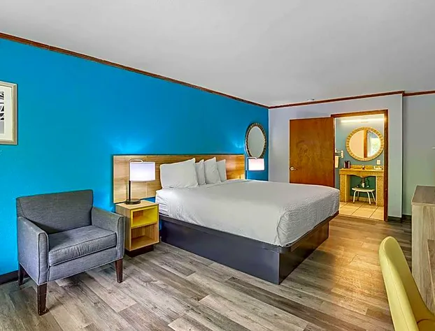 Days Inn by Wyndham Foley hotel detail image 4