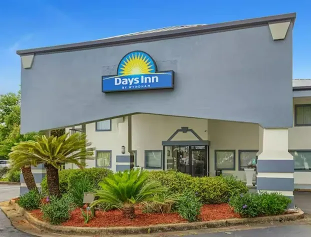 Days Inn by Wyndham Foley hotel detail image 1