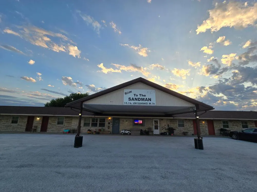 OYO Sandman Inn hotel hero