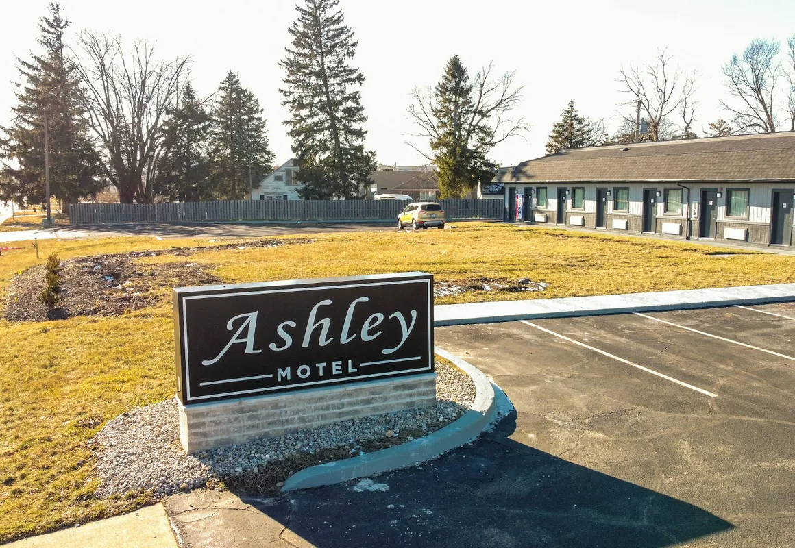 Ashley Motel hotel hero