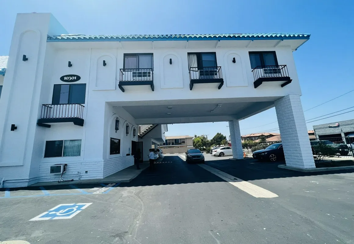 Casa Playa Inn & Suites Stanton Anaheim Area hotel hero