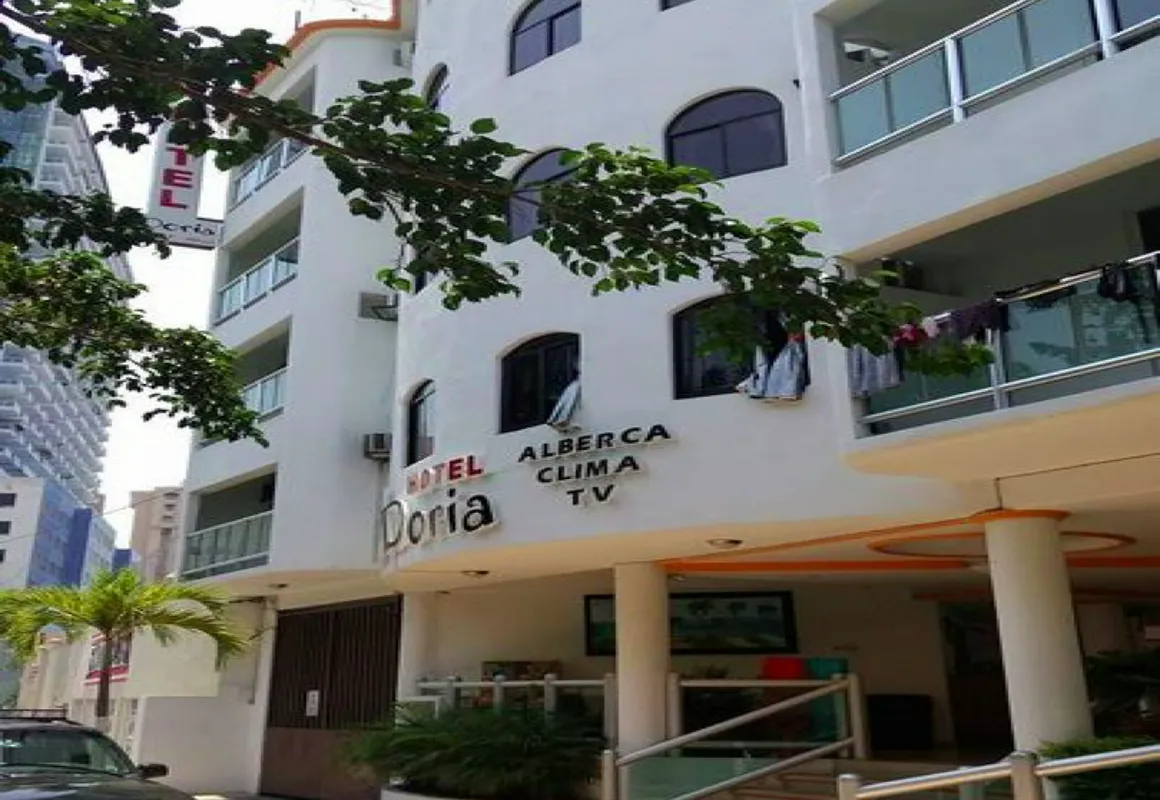 HM Dora II hotel hero