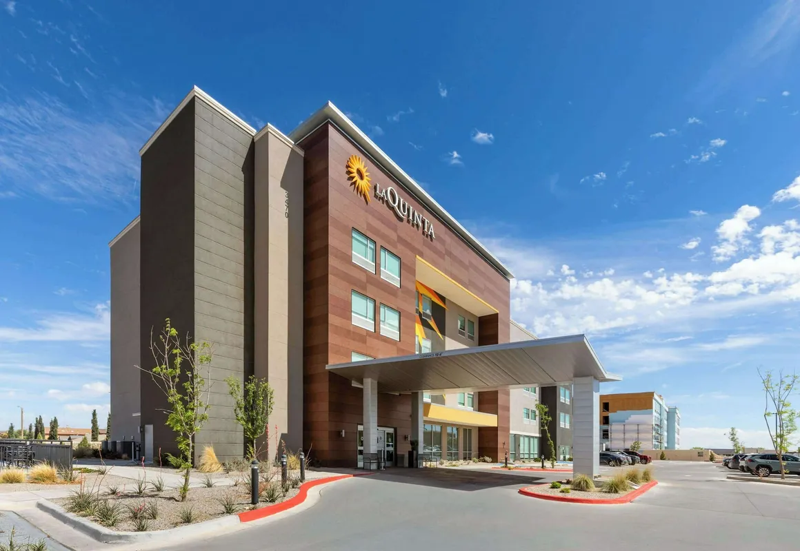 La Quinta Inn & Suites by Wyndham El Paso East Loop-375 hotel hero