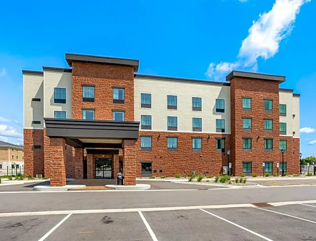 Cobblestone Hotel & Suites - De Pere/Green Bay hotel detail image 1