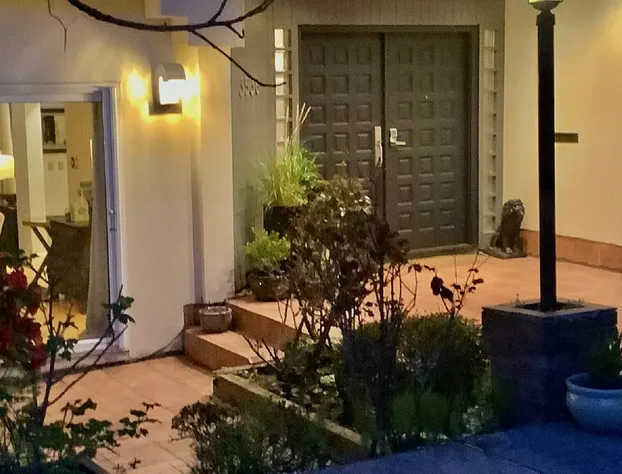 Suite Smart Vancouver hotel detail image 1