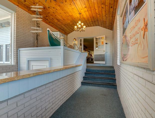 Vacationland Inn & Suites hotel detail image 2