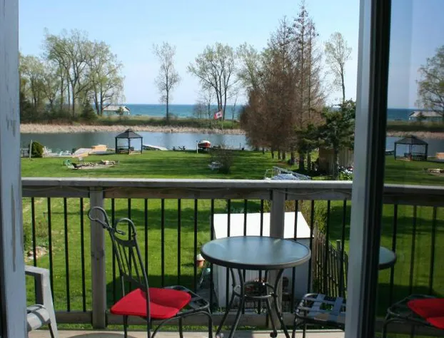 Hadovka Lakeside Inn hotel detail image 2