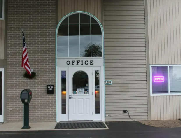 American Host Inn hotel detail image 3