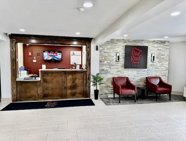 Red Roof Inn & Suites Newport – Middletown, RI hotel detail image 2