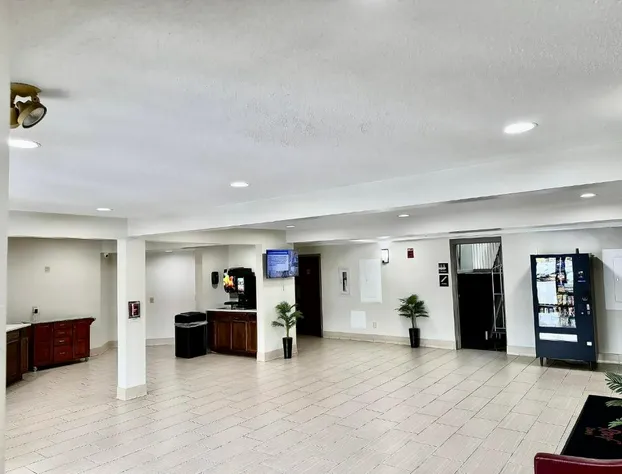 Red Roof Inn & Suites Newport – Middletown, RI hotel detail image 4