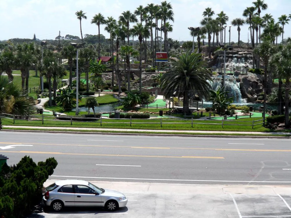 Driftwood Beach Motel hotel hero