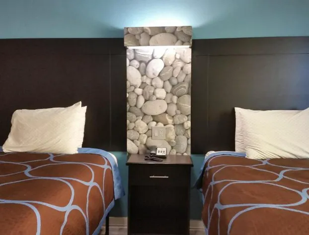 Driftwood Beach Motel hotel detail image 4