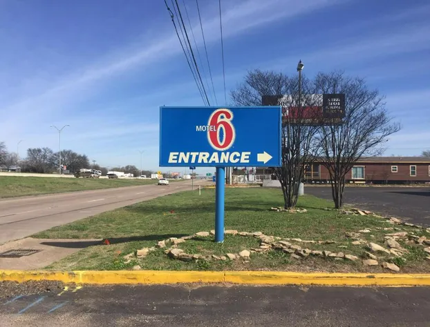 Motel 6 Waco, TX hotel detail image 3