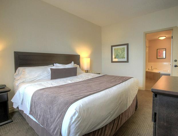 Grand Suites Grand Okanagan by KelownaGo hotel detail image 4