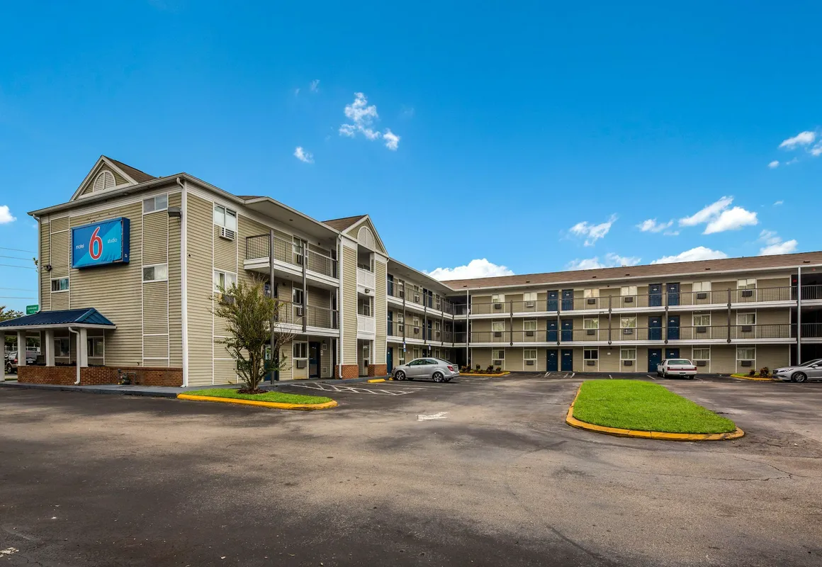 Studio 6 Jacksonville, FL - South hotel hero