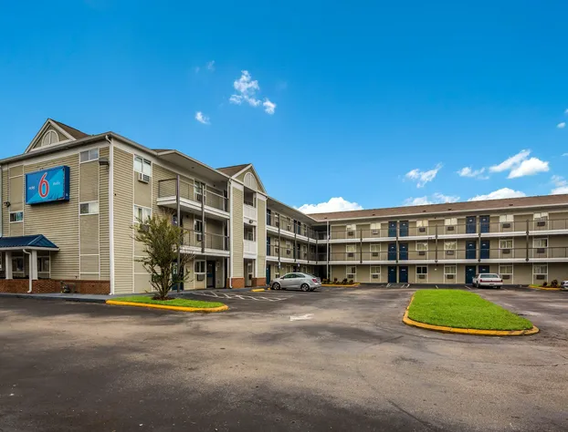 Studio 6 Extended Stay - Jacksonville, FL - South hotel detail image 1