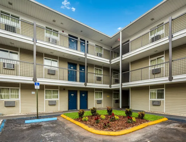 Studio 6 Extended Stay - Jacksonville, FL - South hotel detail image 2