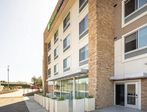 Holiday Inn Express & Suites San Jose Silicon Valley by IHG hotel detail image 3