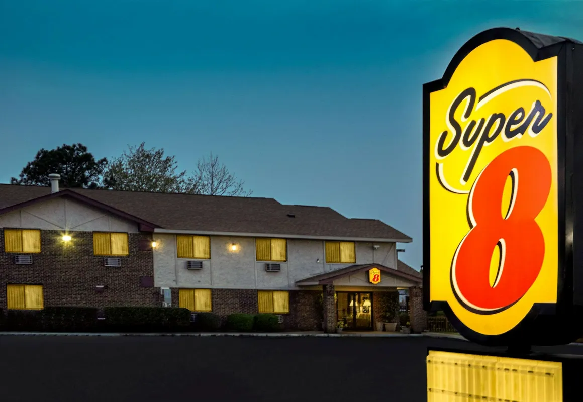Super 8 by Wyndham Greenville hotel hero