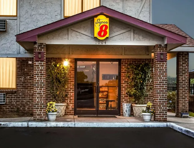 Super 8 by Wyndham Greenville hotel detail image 1