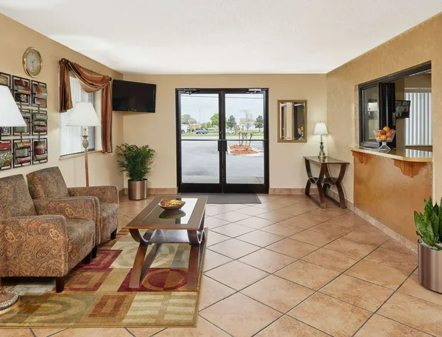 Super 8 by Wyndham Greenville hotel detail image 3