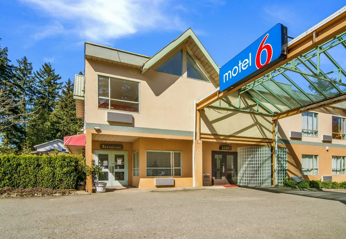 Motel 6 Surrey, BC hotel hero