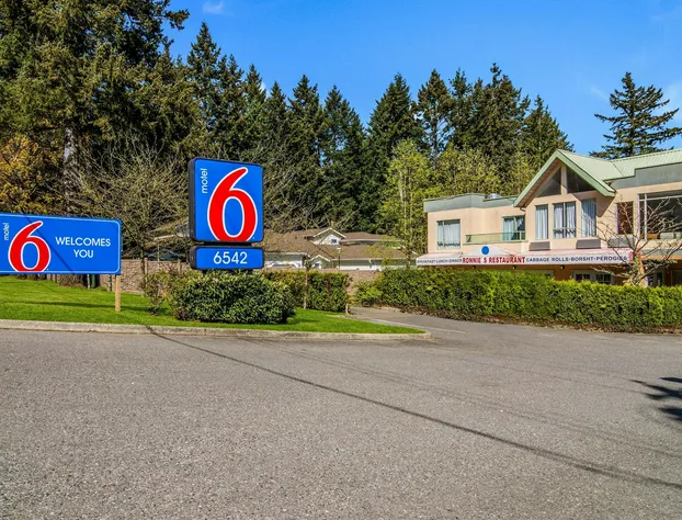 Motel 6 Surrey, BC hotel detail image 1