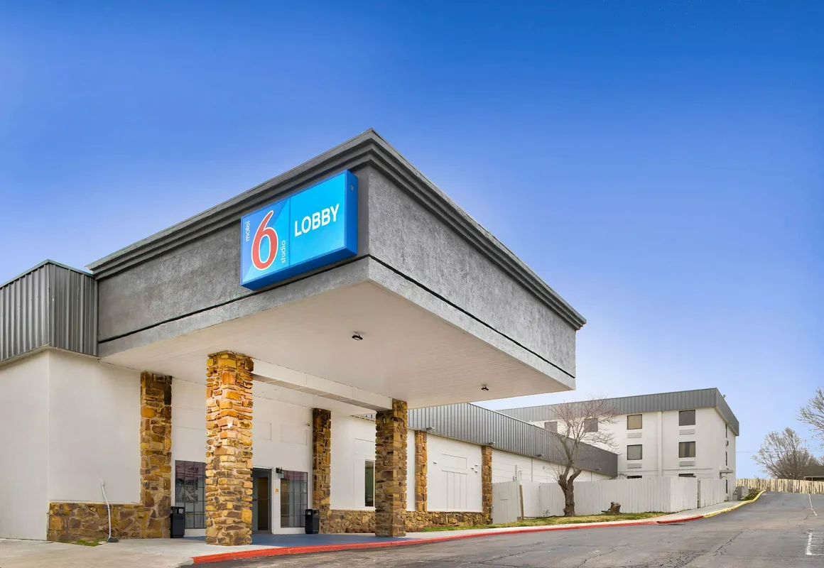 Motel 6 Bartlesville, OK hotel hero