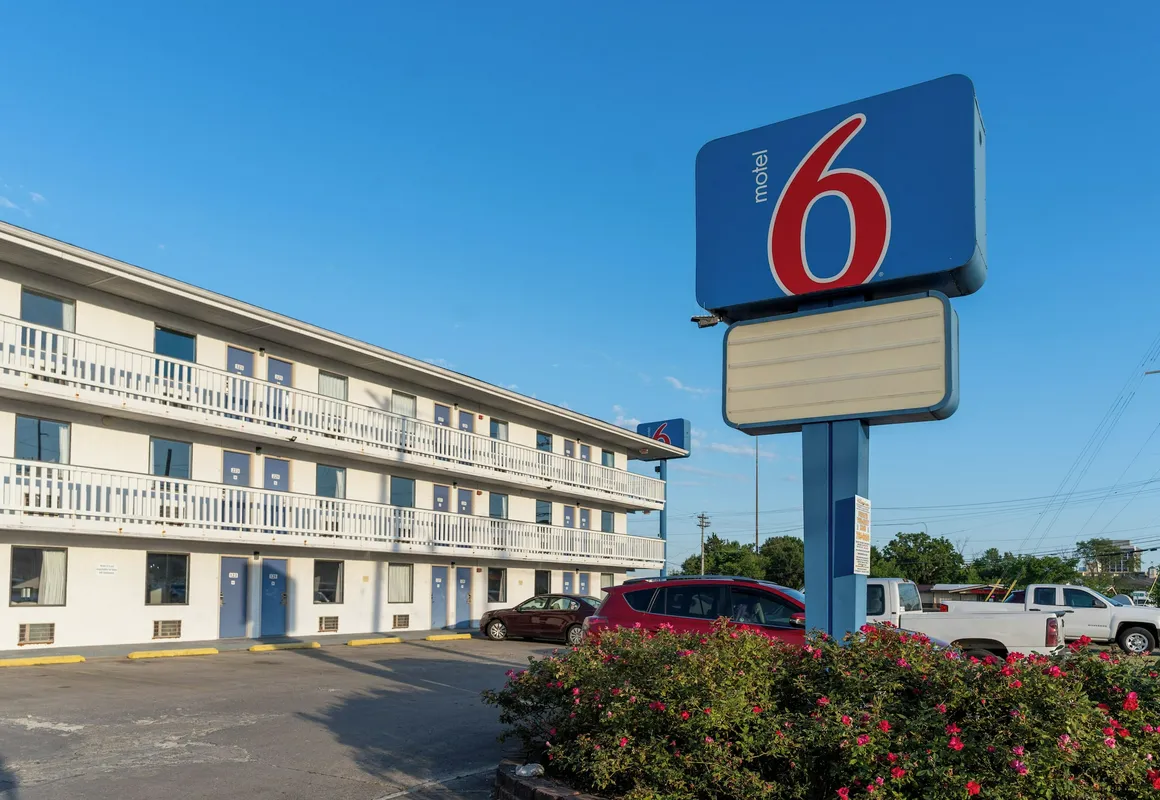 Motel 6 Cincinnati, OH hotel hero