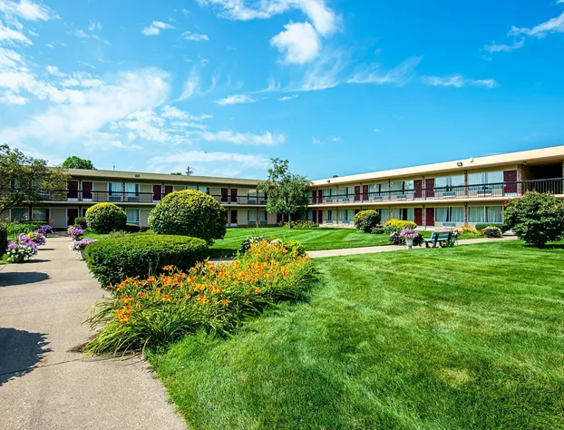 HomeTowne Studios by Red Roof Battle Creek hotel detail image 1