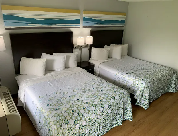 HomeTowne Studios by Red Roof Battle Creek hotel detail image 4