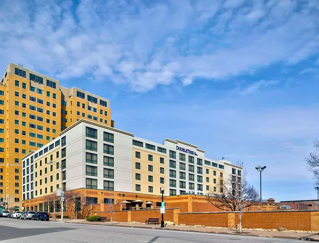 DoubleTree by Hilton Davenport hotel detail image 1
