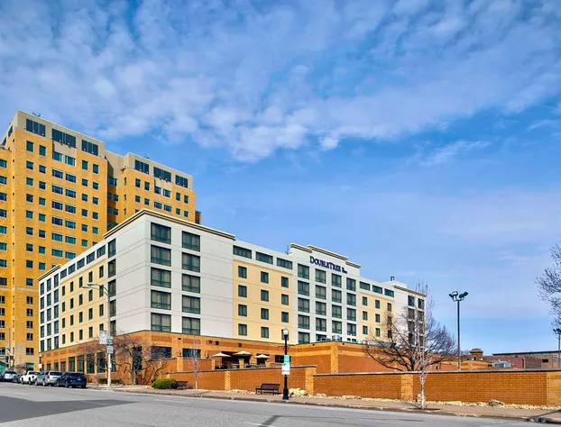 DoubleTree by Hilton Davenport hotel detail image 1