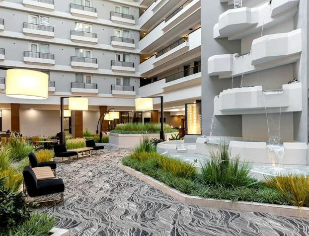 DoubleTree by Hilton Davenport hotel detail image 4