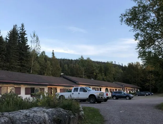 Coach House Motel 20 km East Terrace Bay hotel detail image 1