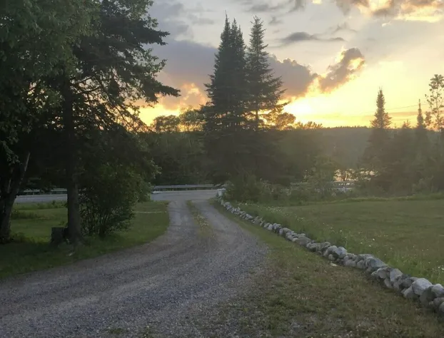 Coach House Motel 20 km East Terrace Bay hotel detail image 3