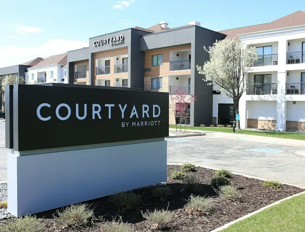 Courtyard By Marriott Layton hotel detail image 1