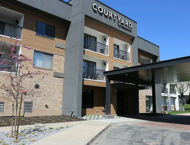 Courtyard By Marriott Layton hotel detail image 2