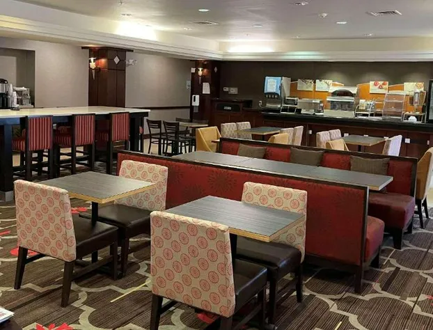 Country Inn & Suites by Radisson, Garden City, KS hotel detail image 2