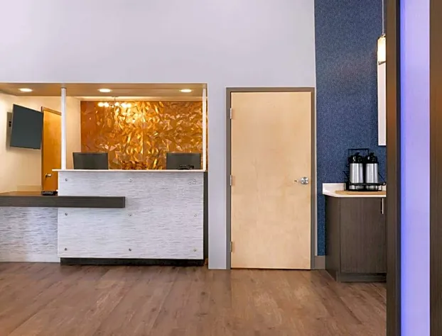 Days Inn & Suites by Wyndham Bowling Green hotel detail image 2