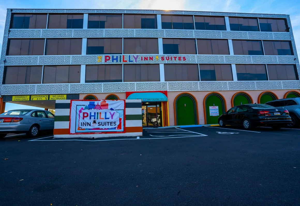 Philly Inn & Suites hotel hero