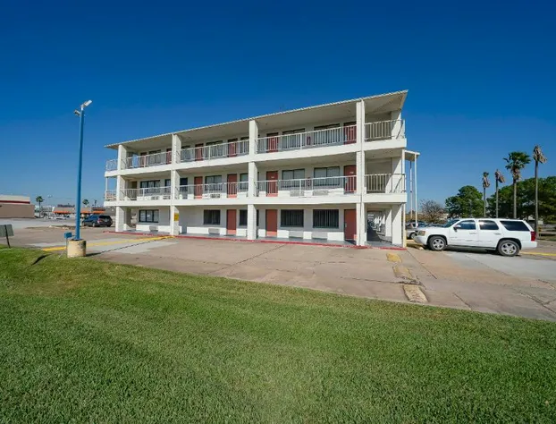 Americas Best Value Inn & Suites Humble hotel detail image 1