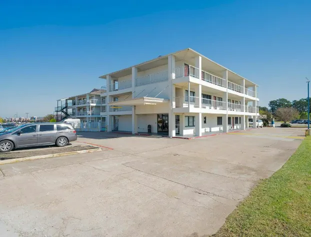 Americas Best Value Inn & Suites Humble hotel detail image 2