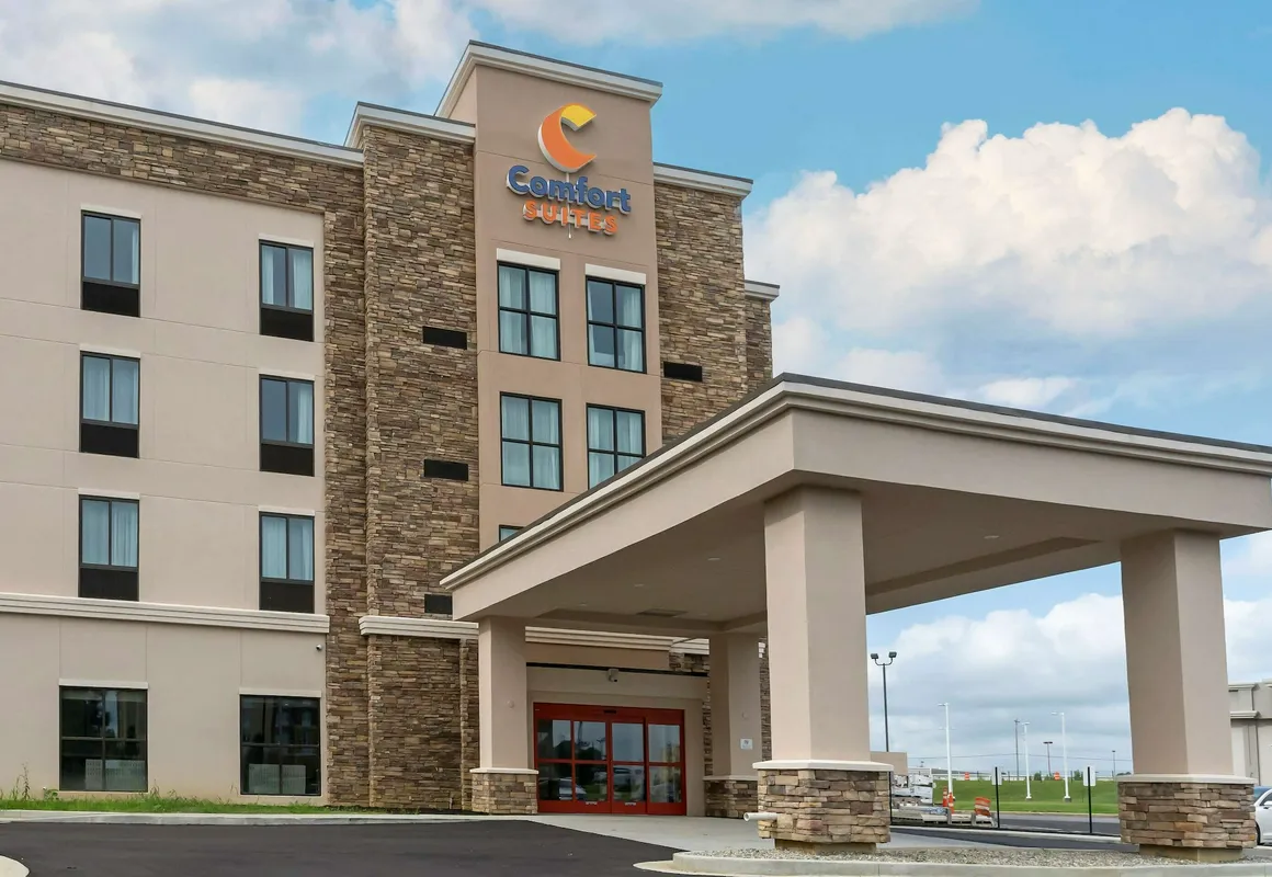 Comfort Suites hotel hero